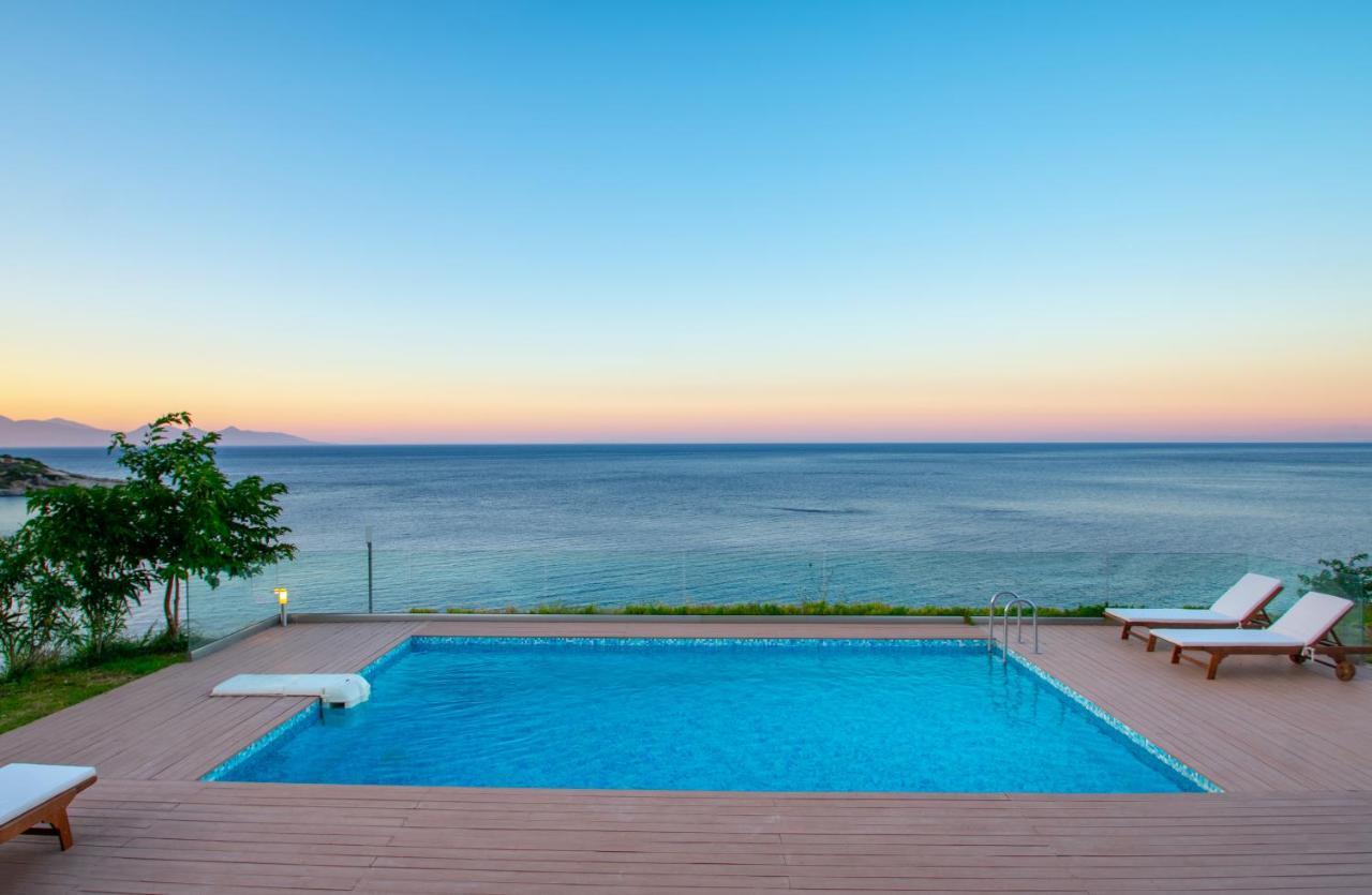 Villa Thalassa - Deja Vu Villas อายิโอสนิโกลาโอส ภายนอก รูปภาพ